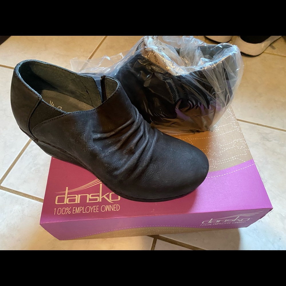 Great comfortable shoe made for orthopedic size 8 brand new never worn inbox